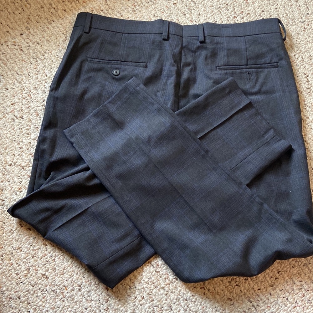 NWOT men’s JM Haggar dress pants size 36 x 30 gray and blue striped - Picture 4 of 6